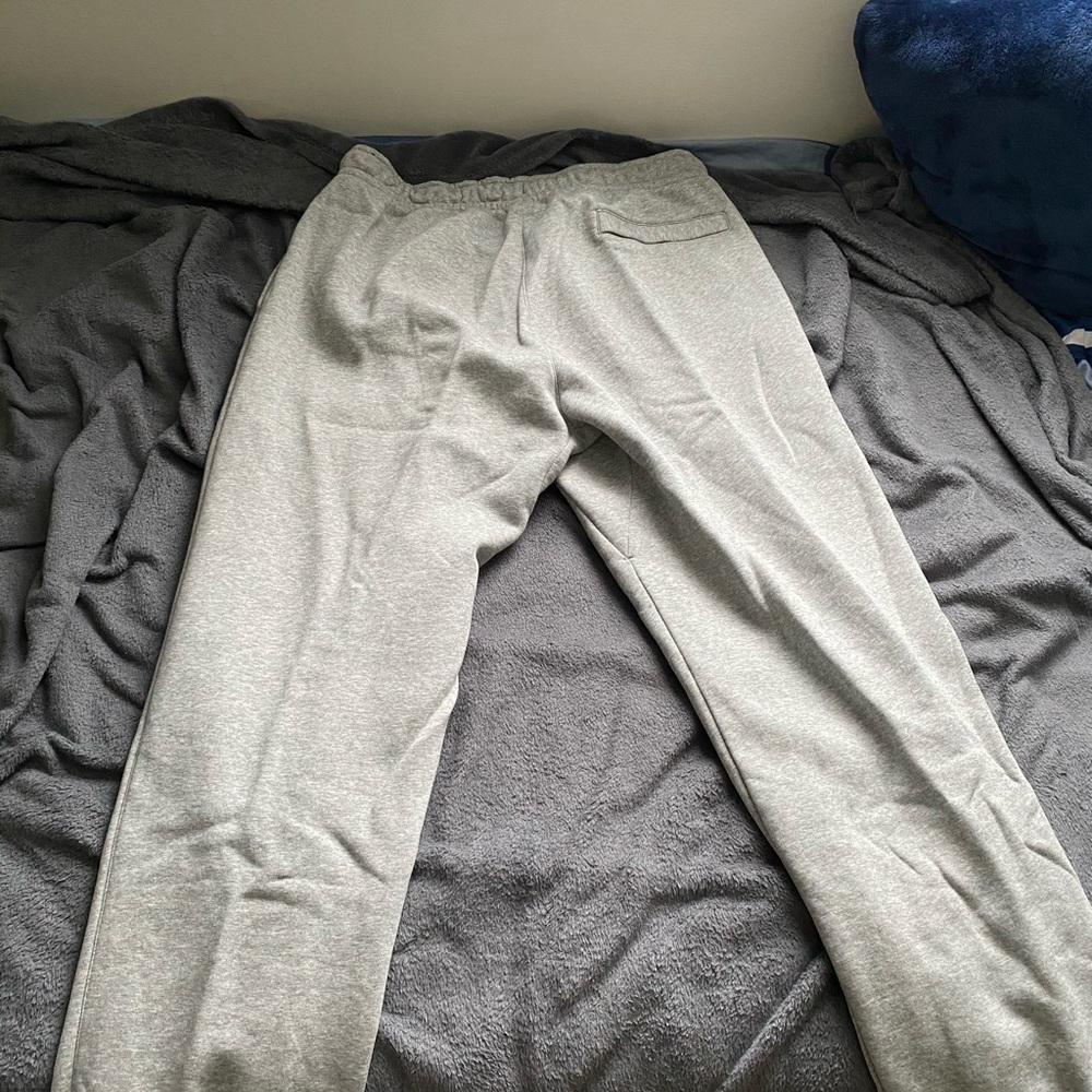 Full nike x stranger things hoodie and sweat pants